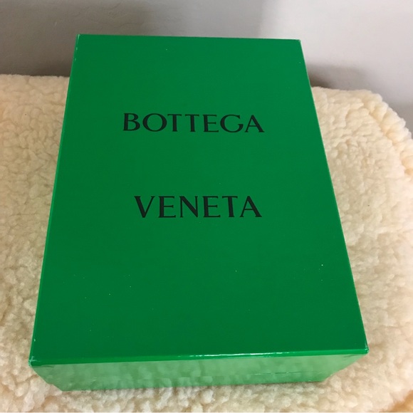 X-Large Bottega Veneta Boot Box (Empty) - Picture 3 of 13